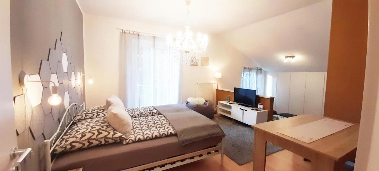 Home Suite Home Bed & Breakfast Merano Bagian luar foto
